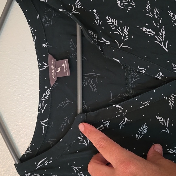 Eddie Bauer Dark Green Long Sleeve Top Size Medium - Picture 3 of 7